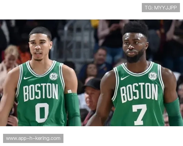 东部第一争夺白热化！活塞雄鹿你追我赶，激战正酣