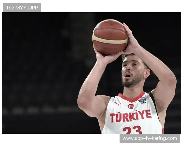 申京脚步连晃戏耍防守后轻松命中