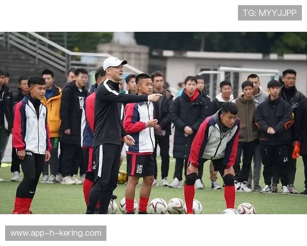 足球俱乐部在青训中落实未成年隐私保护与独立监督机制，青少年足球俱乐部规章制度